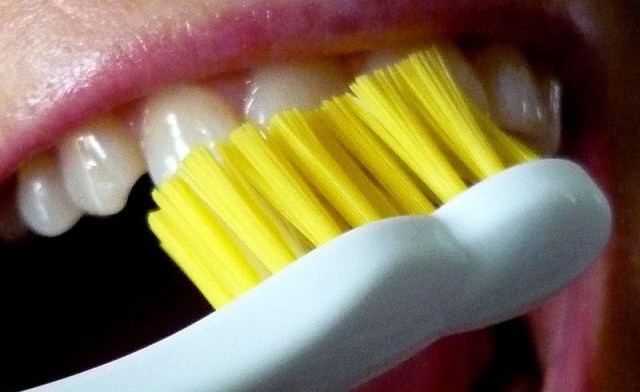 Japanese dentistry association says don’t hesitate to brush right after you eat